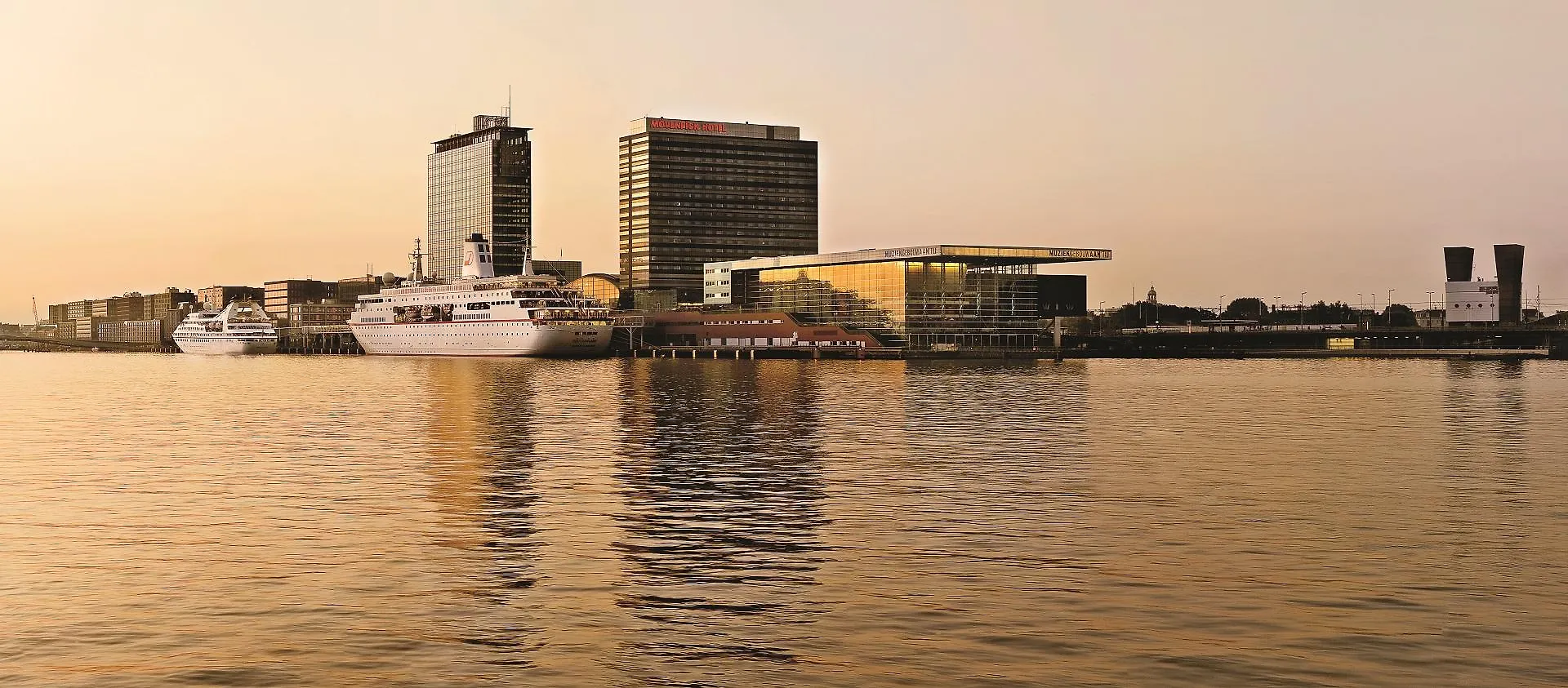 Moevenpick Hotel Amsterdam City Centre 4*,  Netherlands