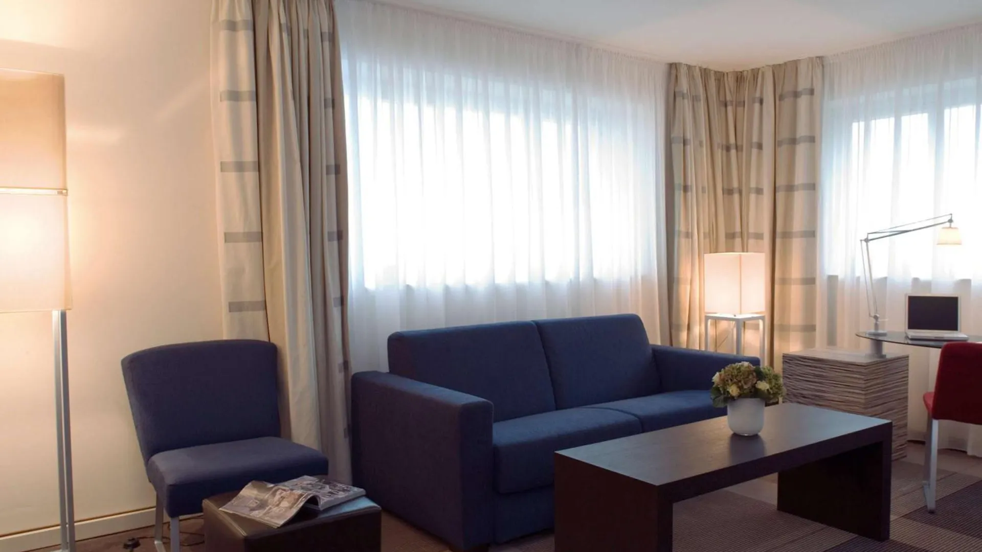 Moevenpick Hotel Amsterdam City Centre