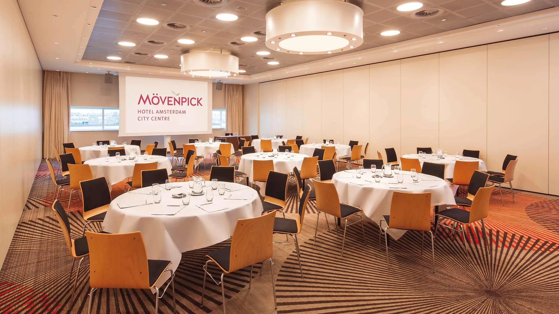 Mövenpick Hotel Amsterdam City Centre