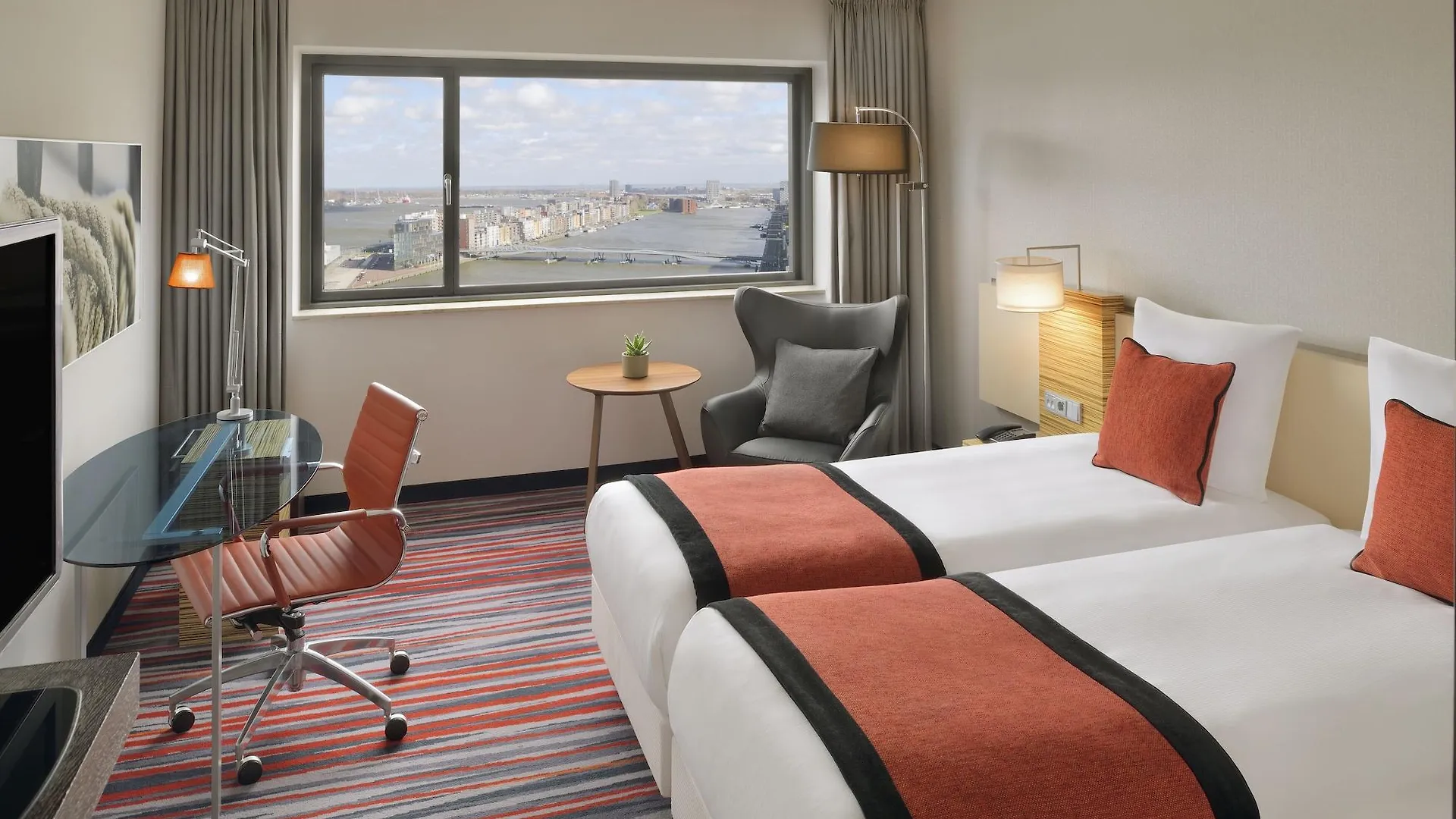 Moevenpick Hotel Amsterdam City Centre